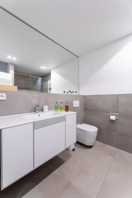 Wonderful Two Bedroom Apartment At Limpertsberg With Parking, Near Tram Lüksemburg Dış mekan fotoğraf